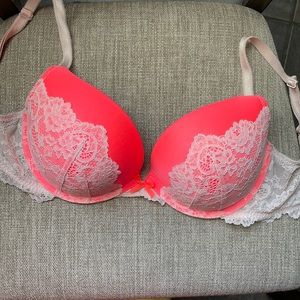 34 DD Victoria’s Secret dream angels push up bra